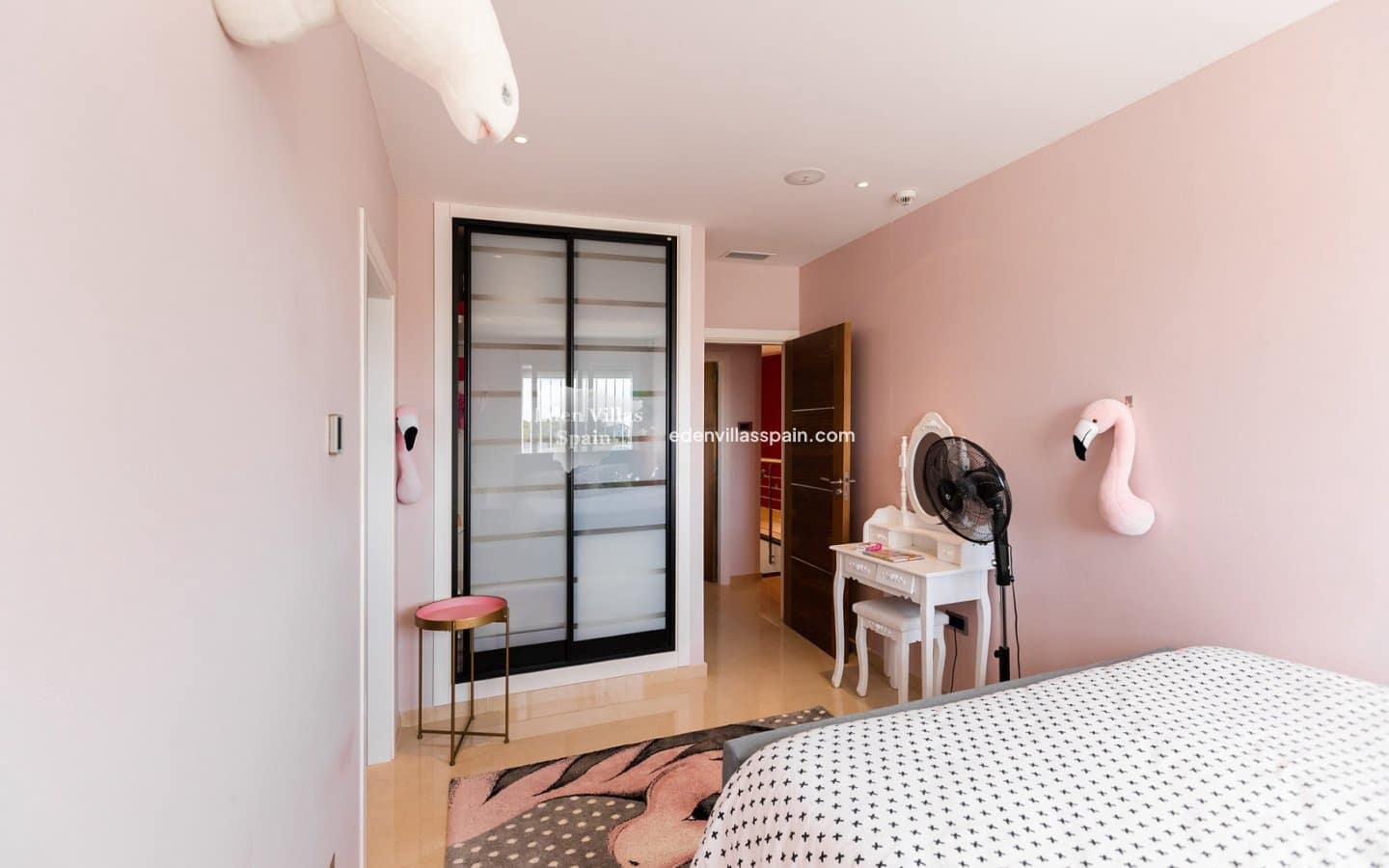 9 soveværelse Finca/Landehus til salg i Santa Pola med swimmingpool - € 2.000.000 (Ref: 9009359)