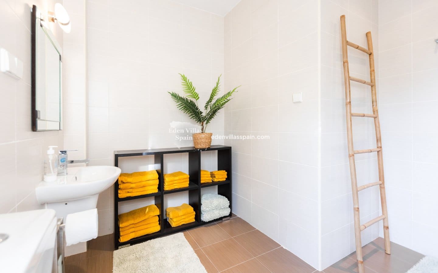 9 soveværelse Finca/Landehus til salg i Santa Pola med swimmingpool - € 2.000.000 (Ref: 9009359)