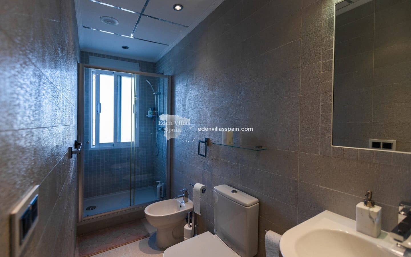 9 soveværelse Finca/Landehus til salg i Santa Pola med swimmingpool - € 2.000.000 (Ref: 9009359)