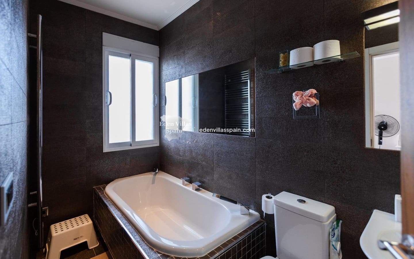 9 soveværelse Finca/Landehus til salg i Santa Pola med swimmingpool - € 2.000.000 (Ref: 9009359)