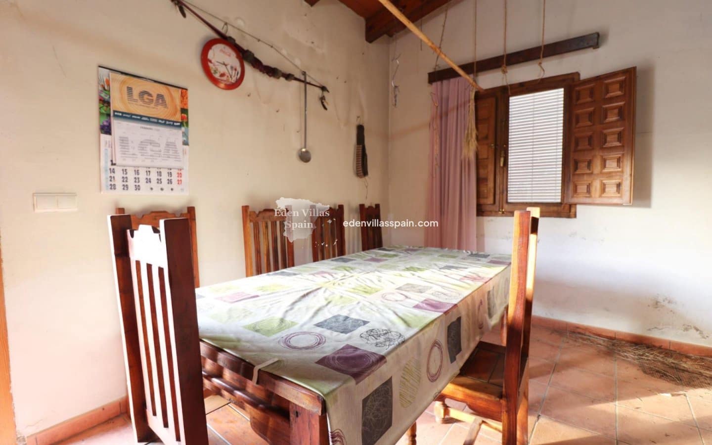 5 bedroom Finca/Country House for sale in Alicante / Alacant city - € 380,000 (Ref: 9027223)