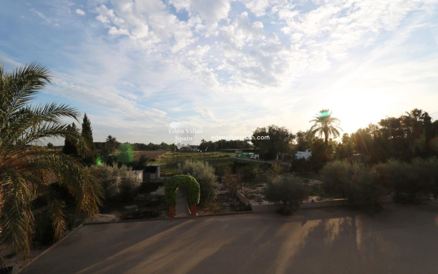 5 bedroom Finca/Country House for sale in Alicante / Alacant city - € 380,000 (Ref: 9027223)