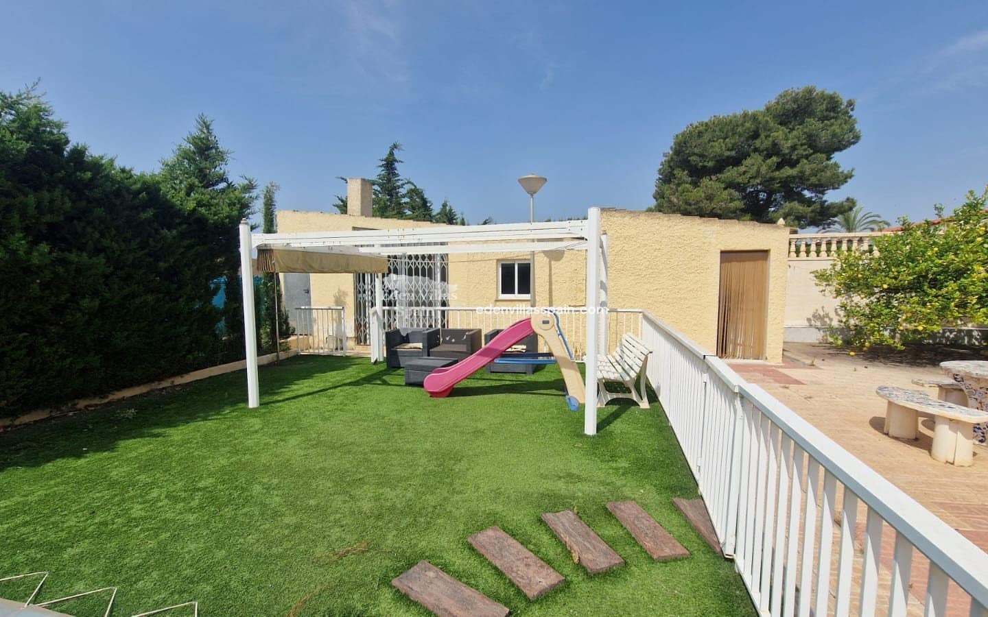 9 chambre Villa/Maison à vendre à La Marina avec piscine - 379 900 € (Ref: 9037463)