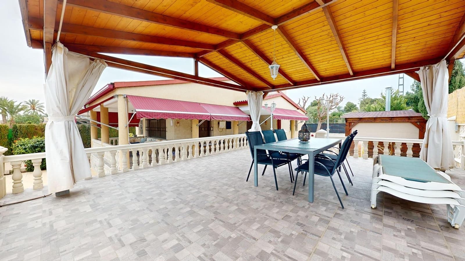 4 soveværelse Finca/Landehus til salg i Elche / Elx med swimmingpool - € 499.999 (Ref: 9050038)