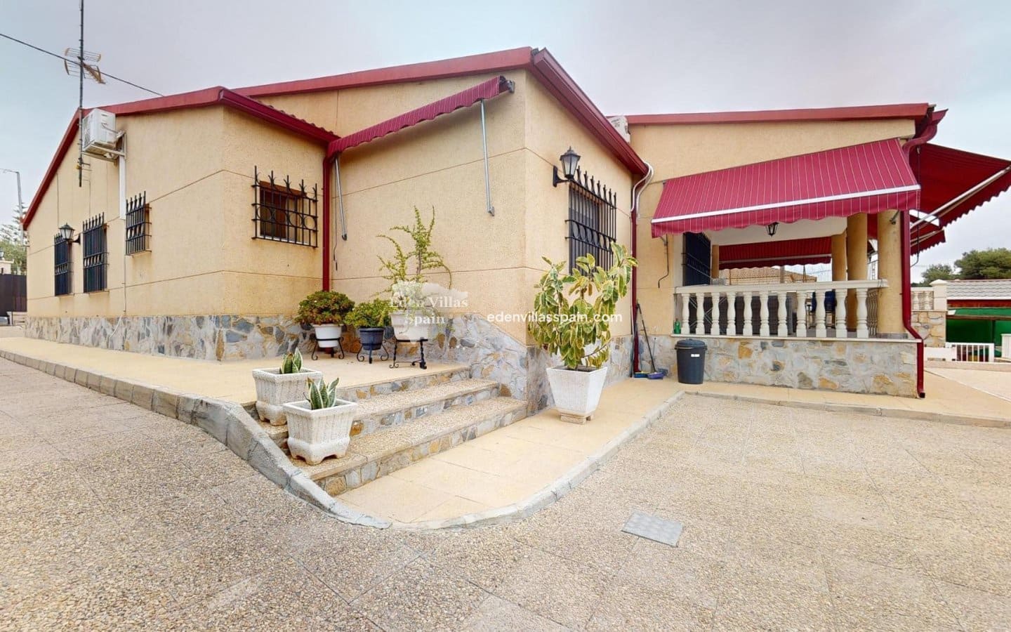 4 slaapkamer Finca/Landhuis te koop in Alicante stad met zwembad - € 499.999 (Ref: 9050040)