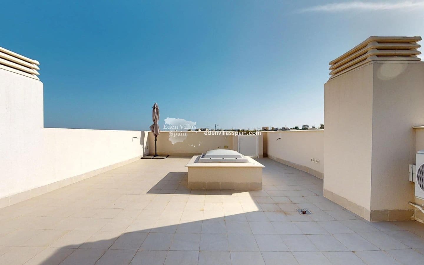 3 soveværelse Bungalow til salg i Monforte del Cid med swimmingpool - € 314.000 (Ref: 9051743)