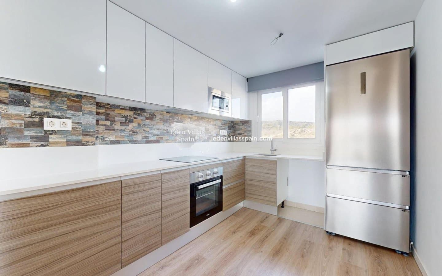 3 soveværelse Bungalow til salg i Monforte del Cid med swimmingpool - € 314.000 (Ref: 9051743)