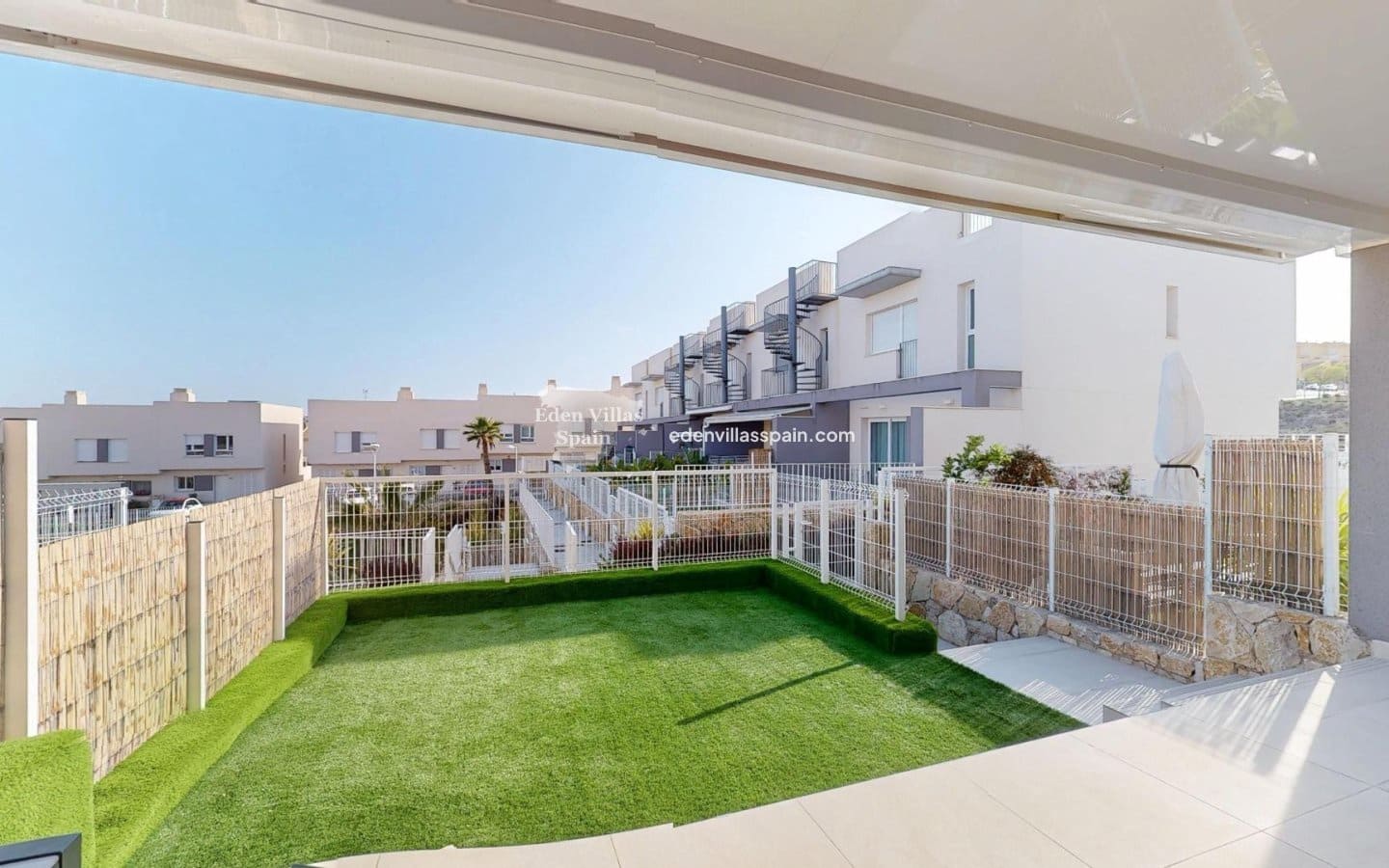 3 soveværelse Bungalow til salg i Alicante by med swimmingpool - € 314.000 (Ref: 9051744)