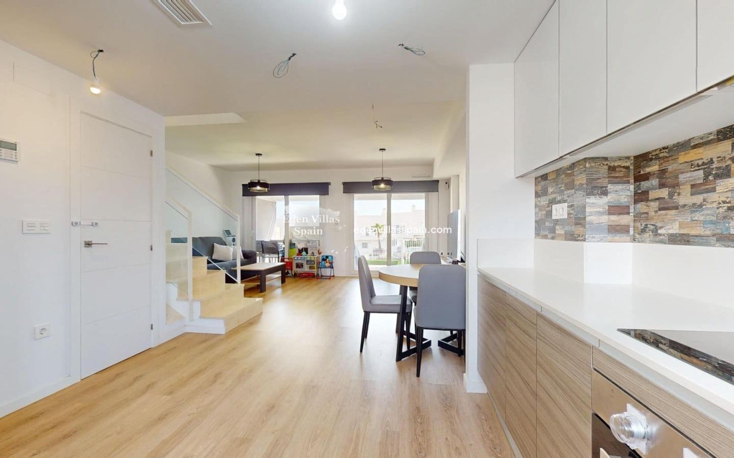 3 soveværelse Bungalow til salg i Alicante by med swimmingpool - € 314.000 (Ref: 9051744)