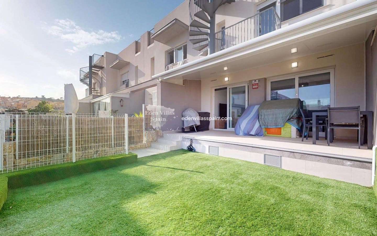 3 soveværelse Bungalow til salg i Alicante by med swimmingpool - € 314.000 (Ref: 9051744)