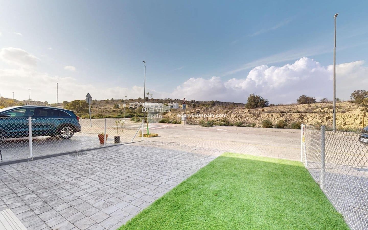 3 soveværelse Bungalow til salg i Alicante by med swimmingpool - € 314.000 (Ref: 9051744)