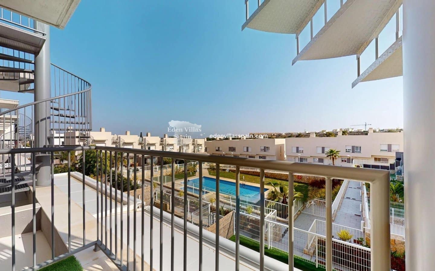 3 soveværelse Bungalow til salg i Alicante by med swimmingpool - € 314.000 (Ref: 9051744)