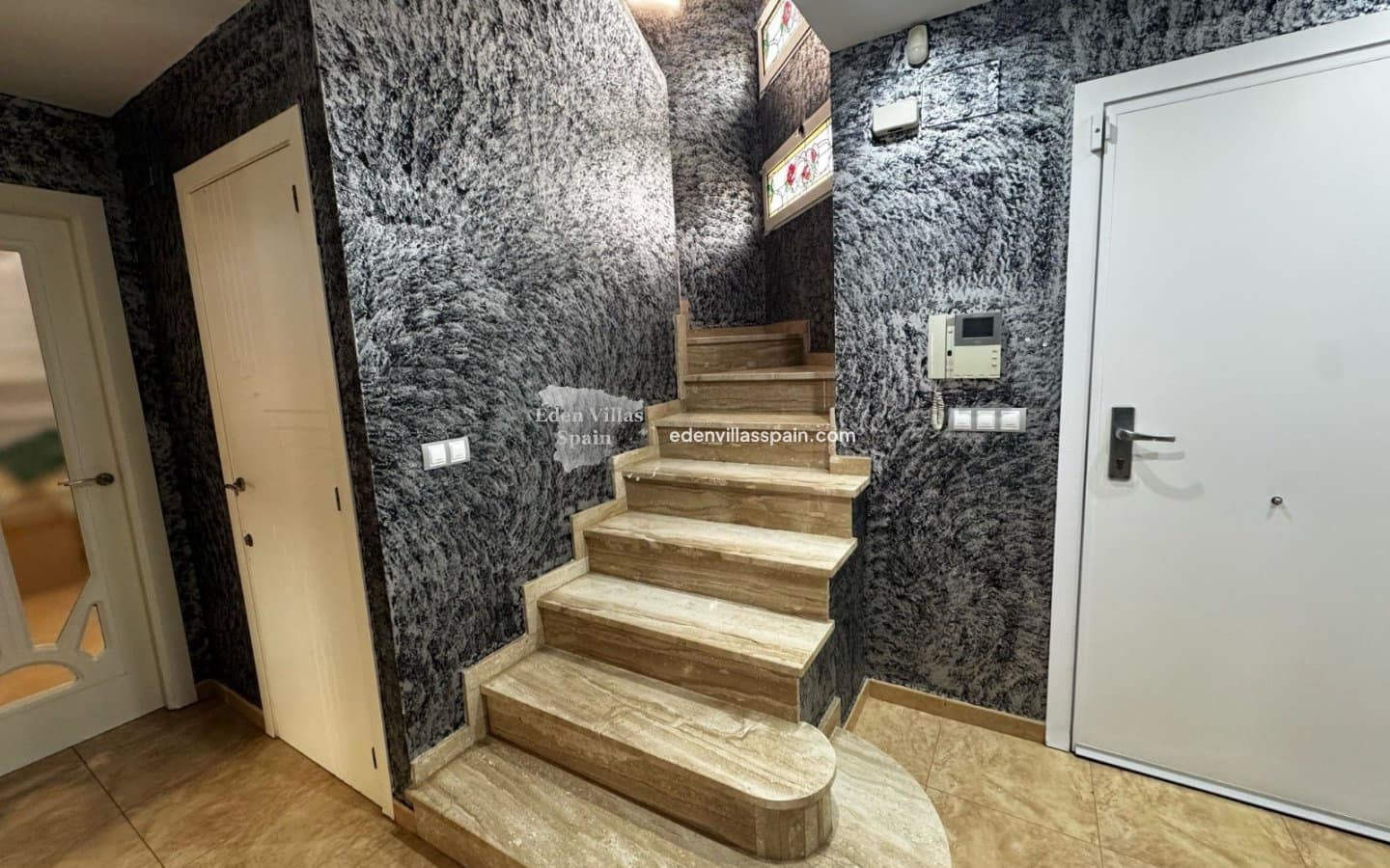 7 bedroom Villa for sale in Alicante / Alacant city with pool - € 440,000 (Ref: 9058300)