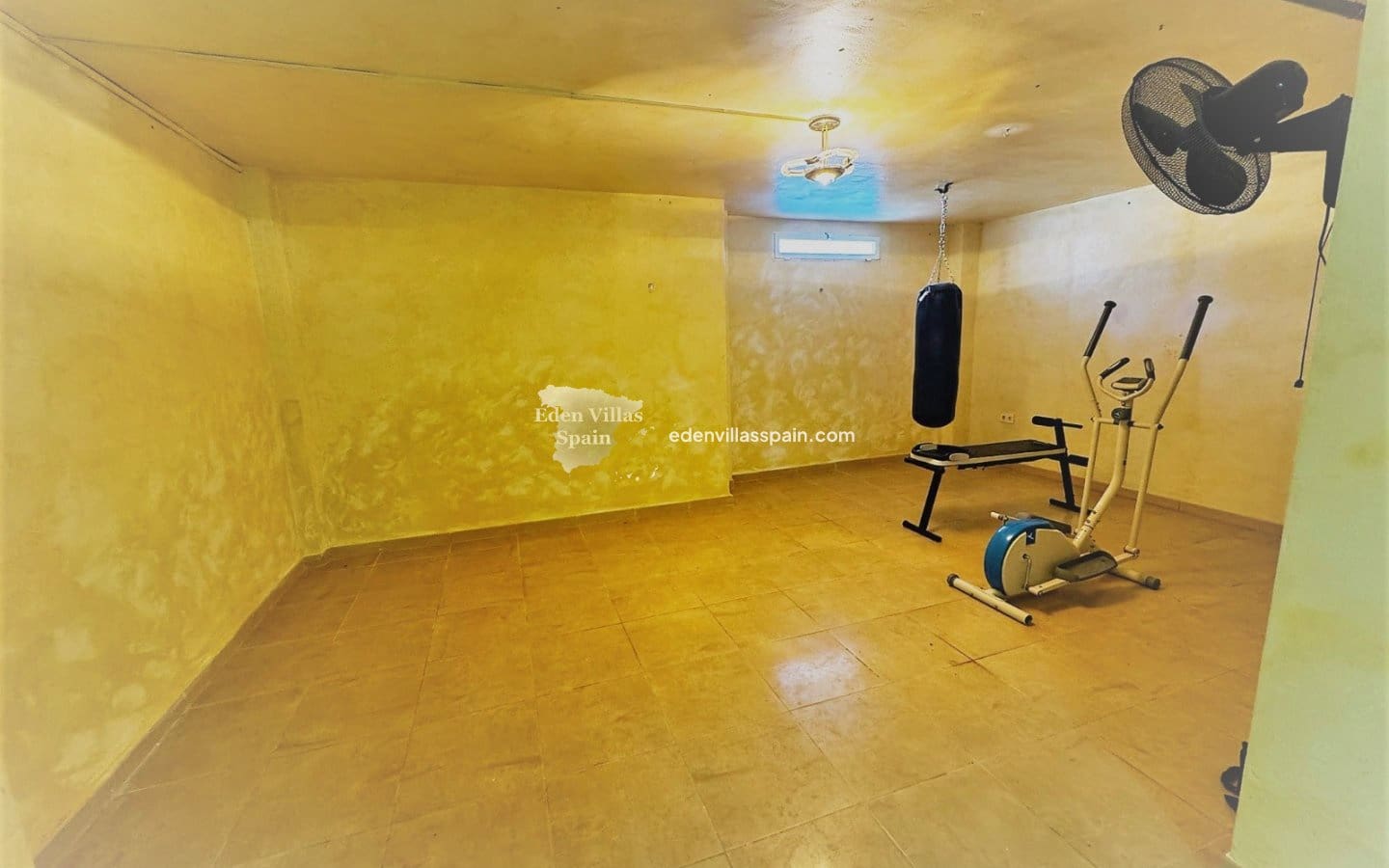 7 bedroom Villa for sale in Alicante / Alacant city with pool - € 440,000 (Ref: 9058300)