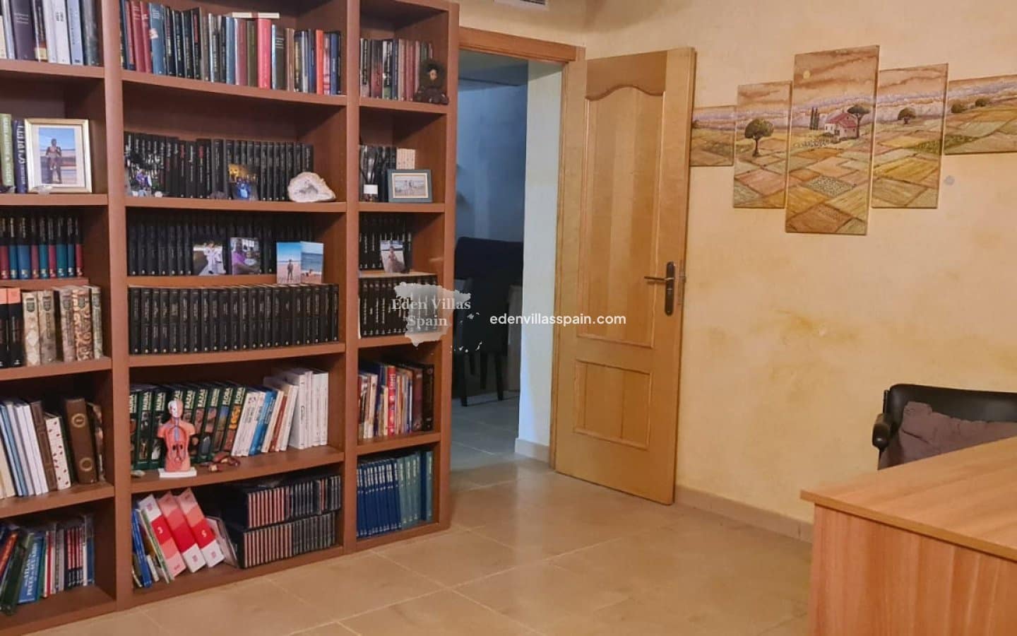 7 bedroom Villa for sale in Alicante / Alacant city with pool - € 440,000 (Ref: 9058300)