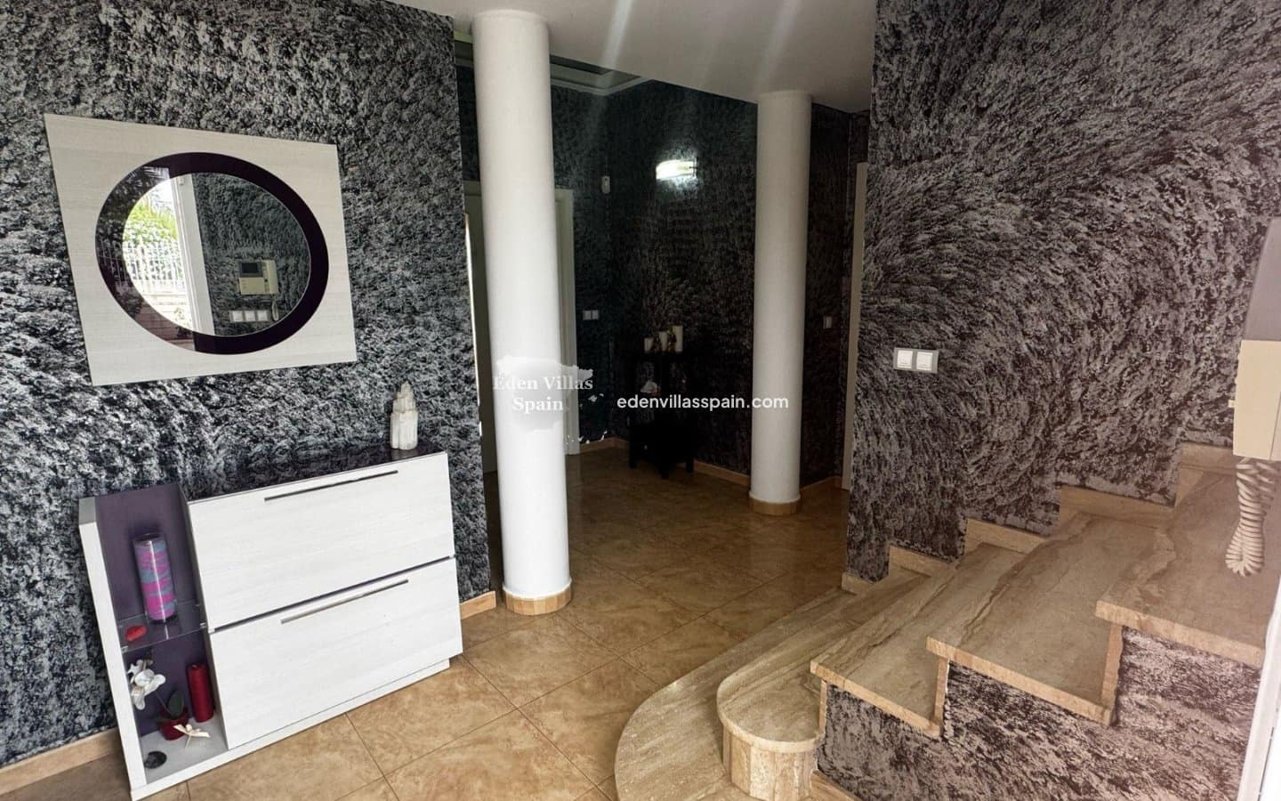 7 bedroom Villa for sale in Alicante / Alacant city with pool - € 440,000 (Ref: 9058300)