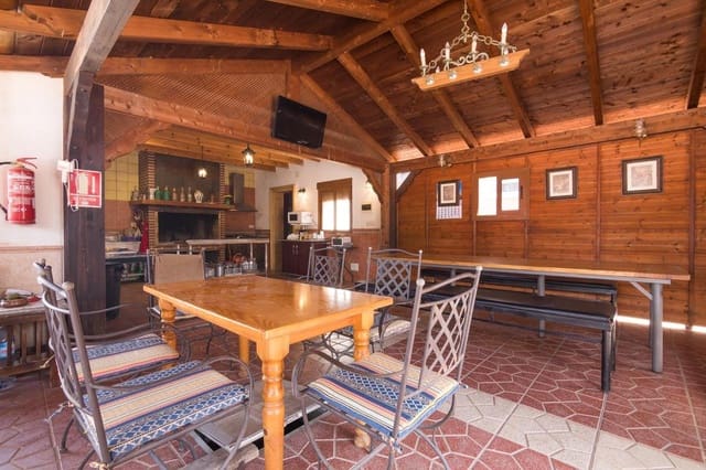 5 soveværelse Finca/Landehus til salg i Alicante by med swimmingpool - € 420.000 (Ref: 9060034)