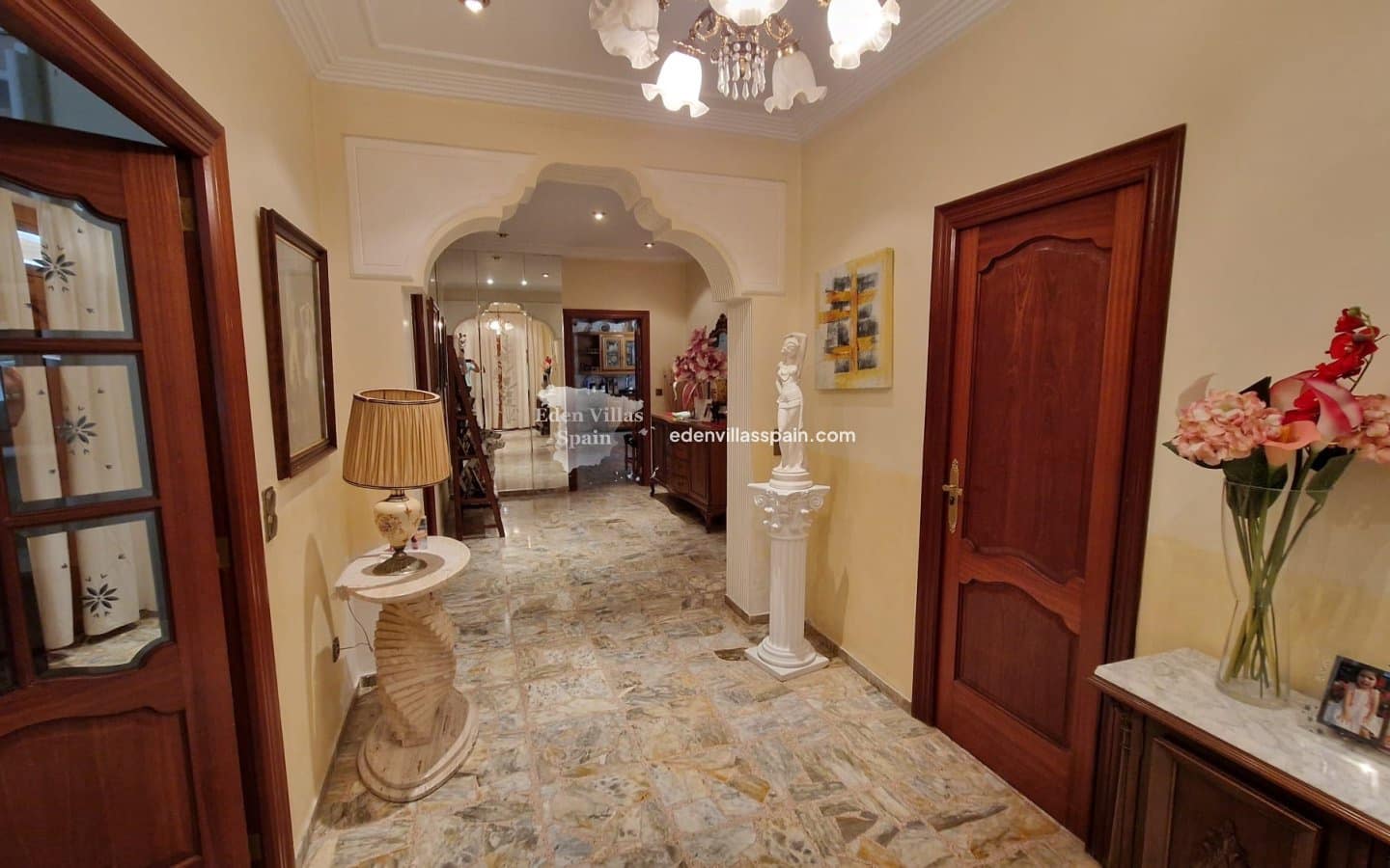 4 slaapkamer Villa te koop in Elche / Elx met zwembad - € 450.000 (Ref: 9096247)