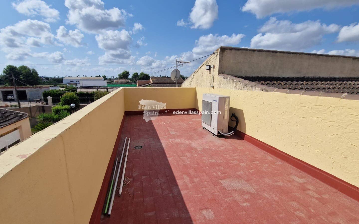 3 soveværelse Finca/Landehus til salg i Alicante by med swimmingpool - € 424.995 (Ref: 9160603)