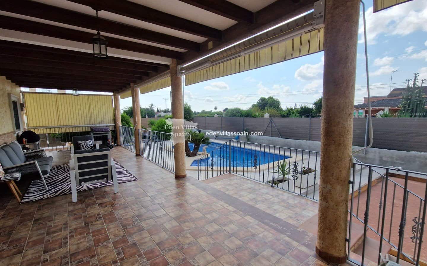 3 soveværelse Finca/Landehus til salg i Alicante by med swimmingpool - € 424.995 (Ref: 9160603)