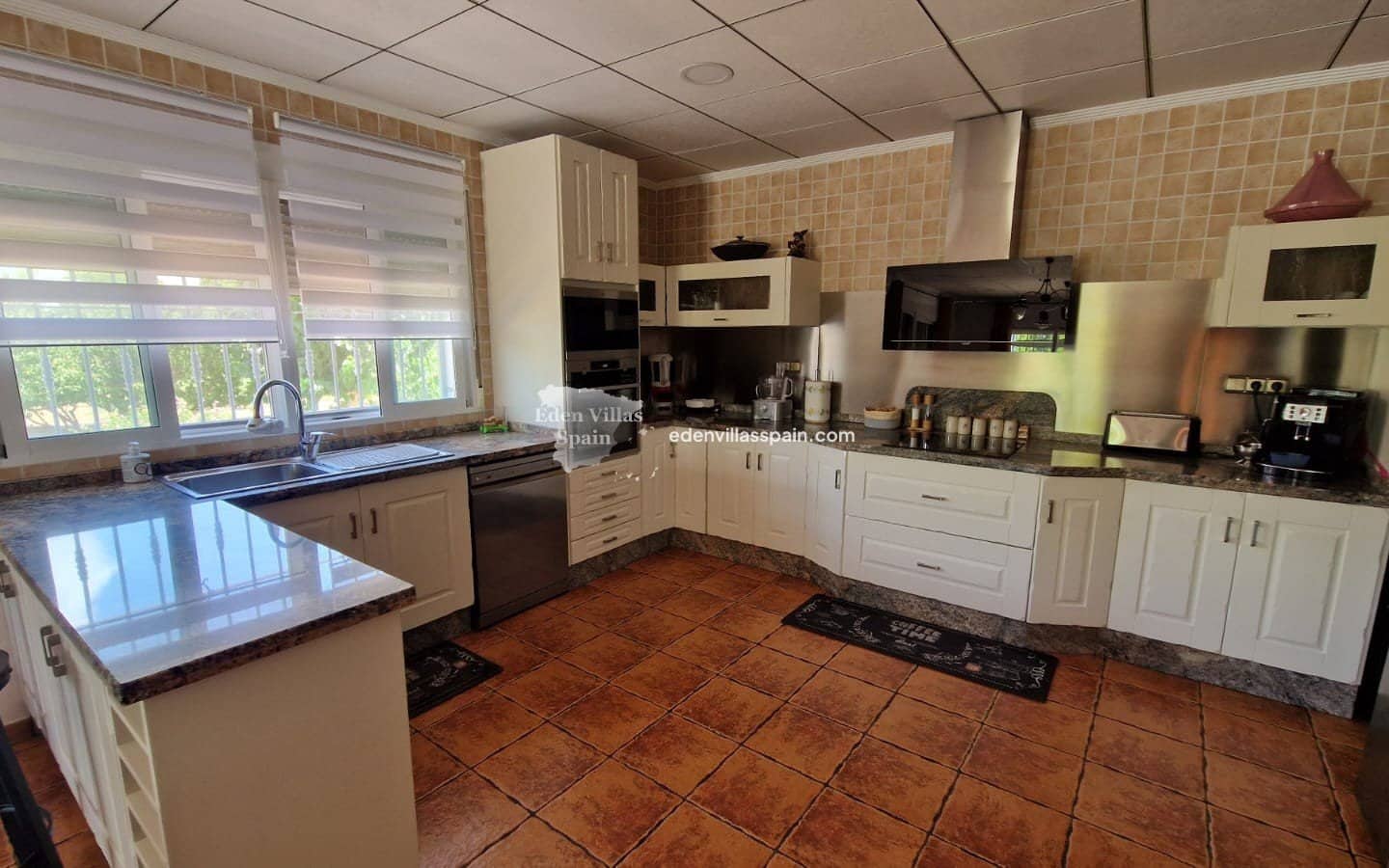 3 soveværelse Finca/Landehus til salg i Alicante by med swimmingpool - € 424.995 (Ref: 9160603)