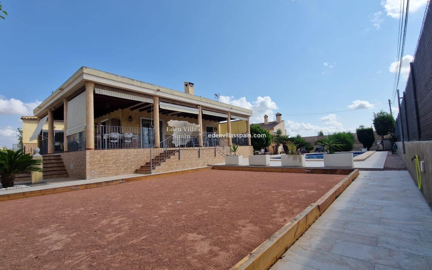 3 soveværelse Finca/Landehus til salg i Alicante by med swimmingpool - € 424.995 (Ref: 9160603)