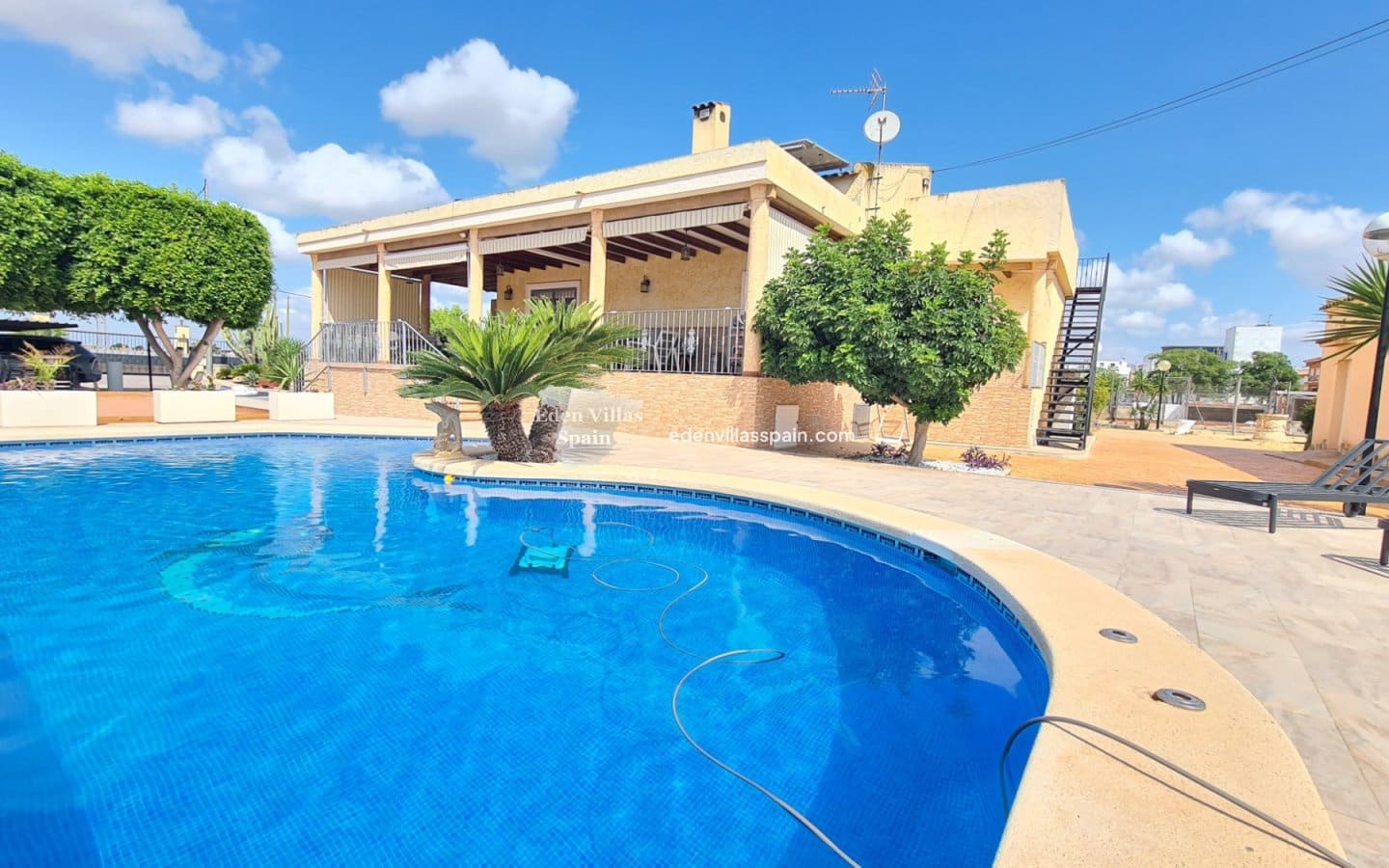 3 soveværelse Finca/Landehus til salg i Alicante by med swimmingpool - € 424.995 (Ref: 9160603)