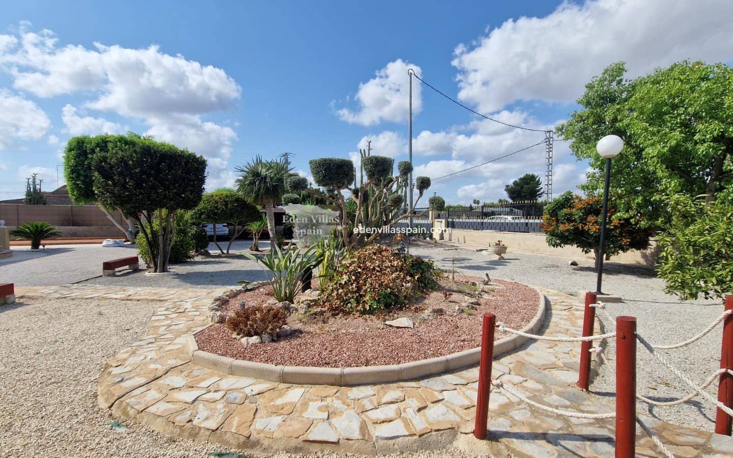 3 soveværelse Finca/Landehus til salg i Alicante by med swimmingpool - € 424.995 (Ref: 9160603)