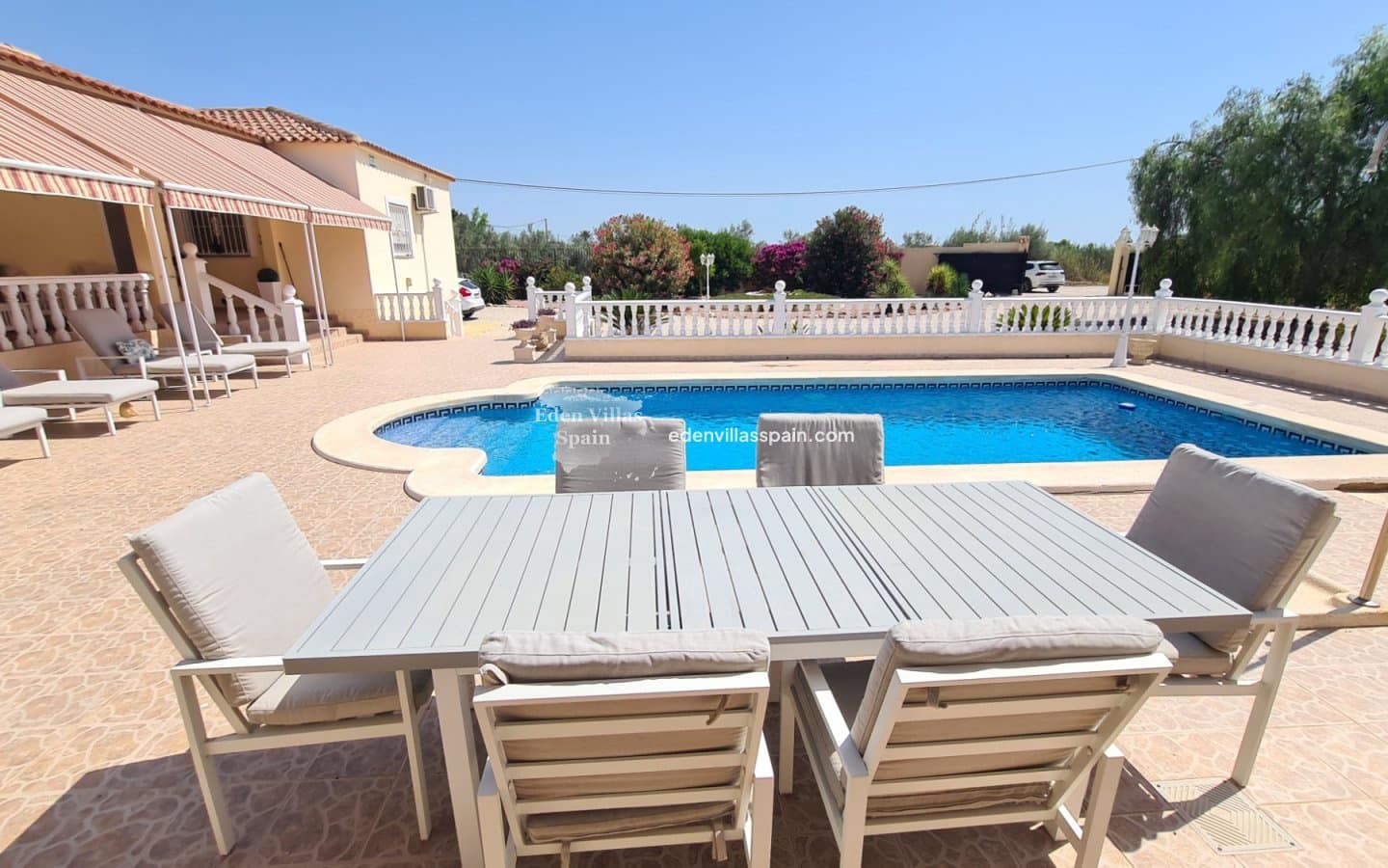 3 soveværelse Finca/Landehus til salg i Alicante by med swimmingpool - € 450.000 (Ref: 9168991)