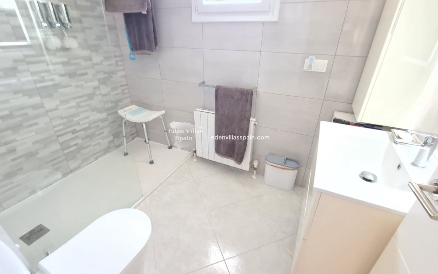 3 soveværelse Finca/Landehus til salg i Alicante by med swimmingpool - € 450.000 (Ref: 9168991)