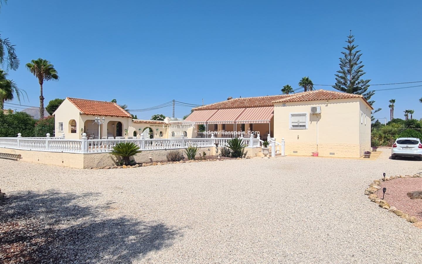 3 soveværelse Finca/Landehus til salg i Alicante by med swimmingpool - € 450.000 (Ref: 9168991)