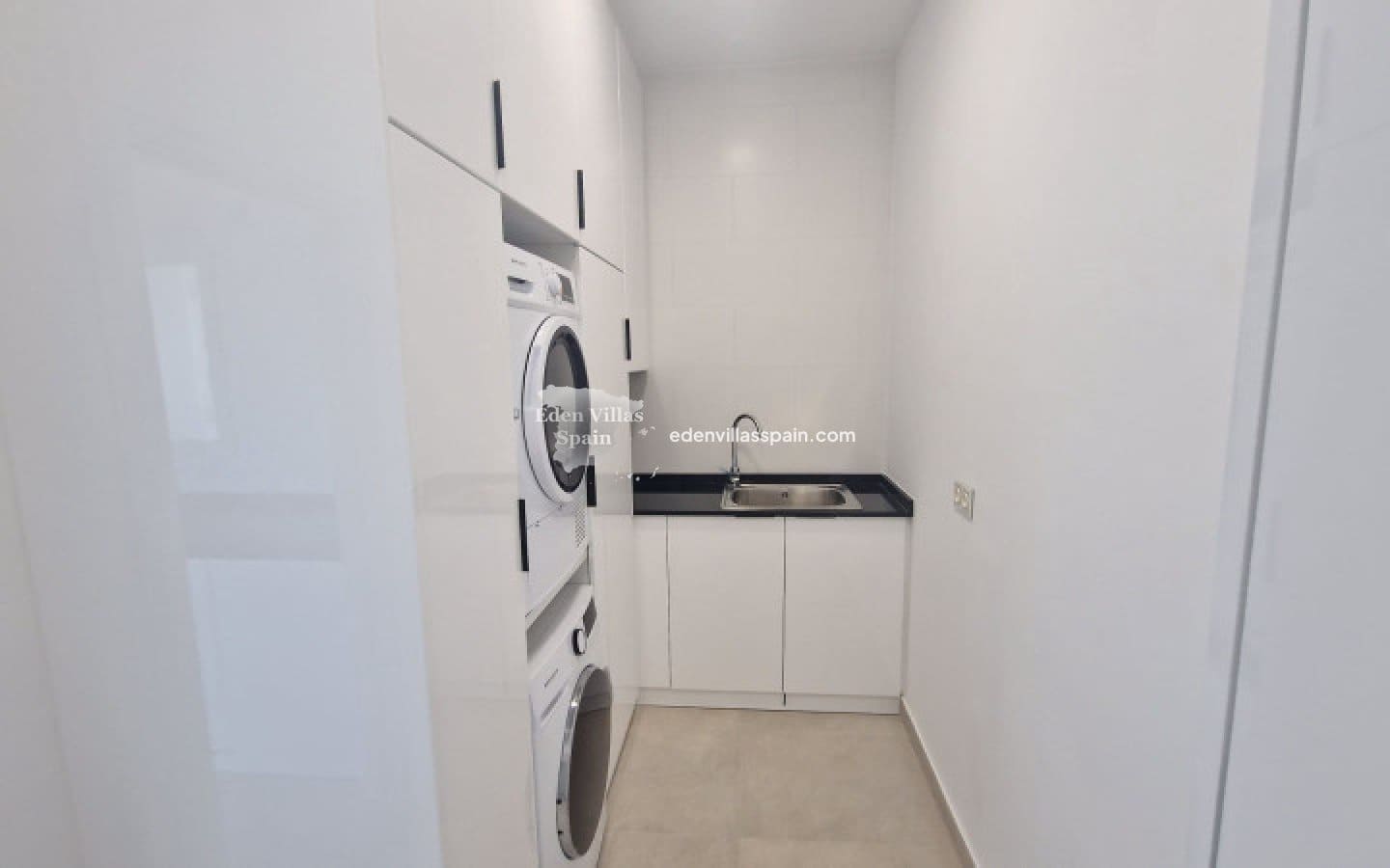 6 makuuhuone Huvila myytävänä paikassa La Marina mukana uima-altaan - 1 590 000 € (Ref: 9175087)