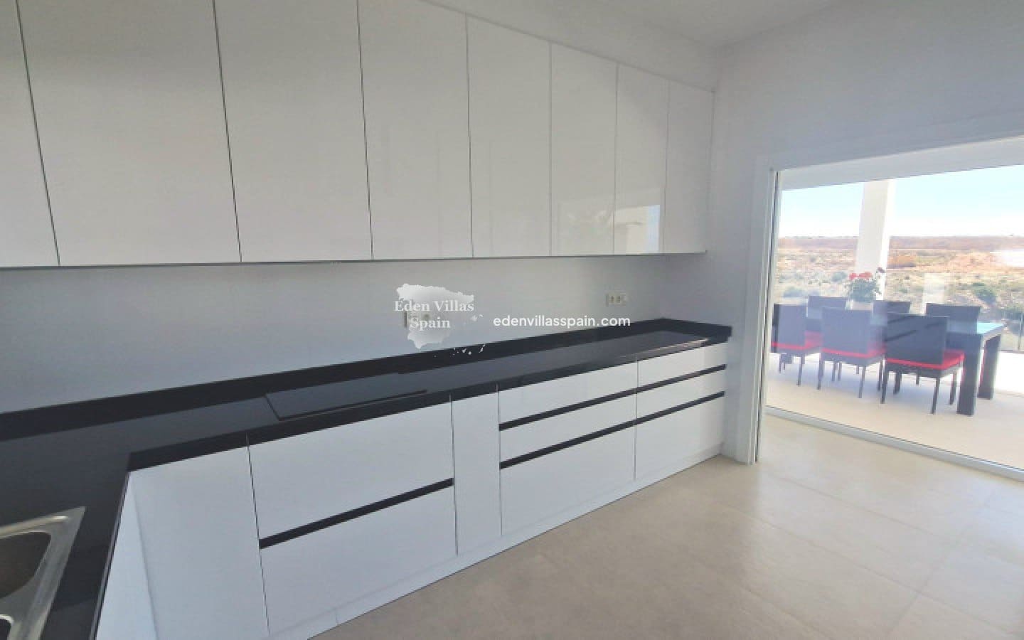 6 makuuhuone Huvila myytävänä paikassa La Marina mukana uima-altaan - 1 590 000 € (Ref: 9175087)