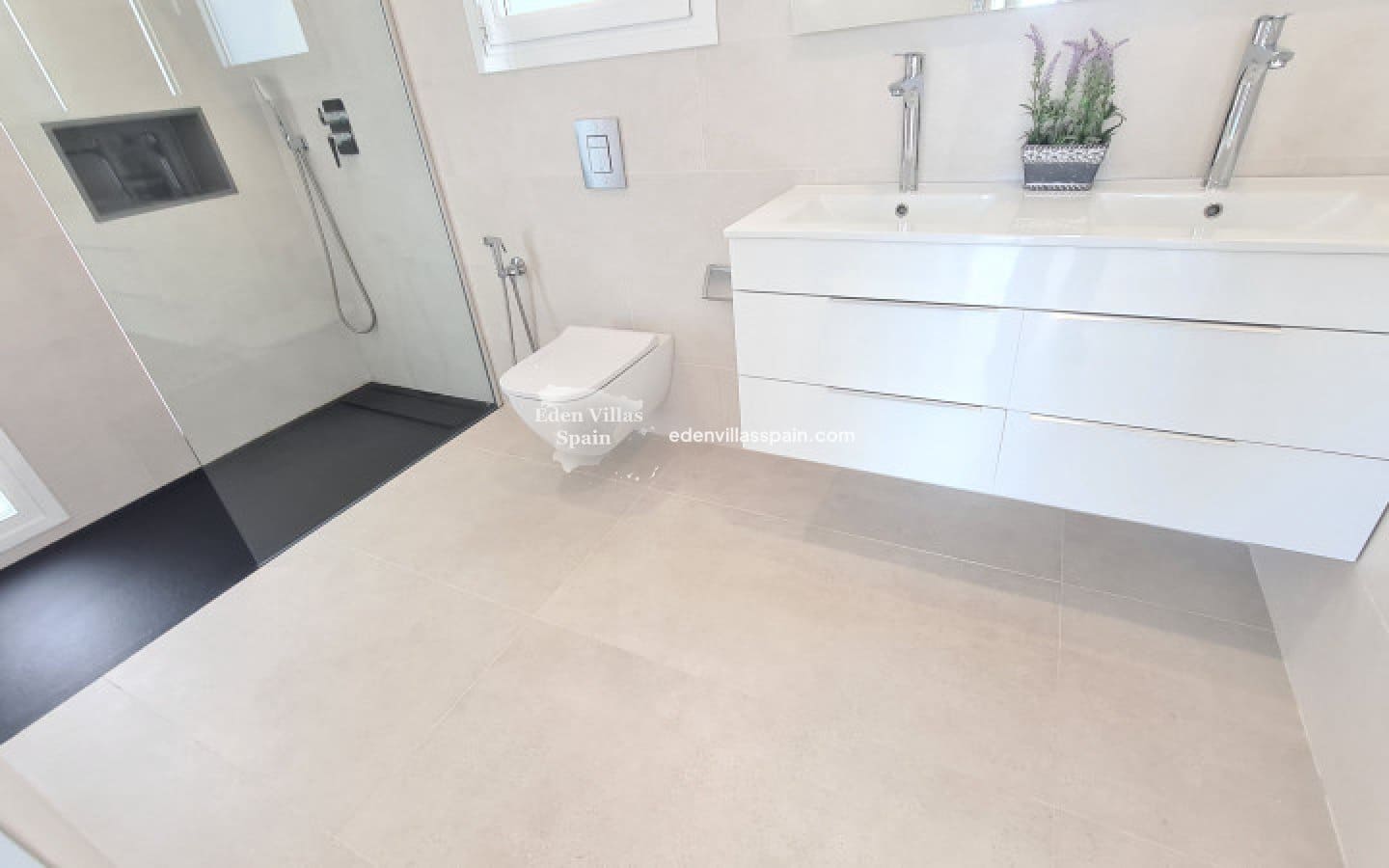 6 slaapkamer Villa te koop in Guardamar del Segura met zwembad - € 1.590.000 (Ref: 9175163)