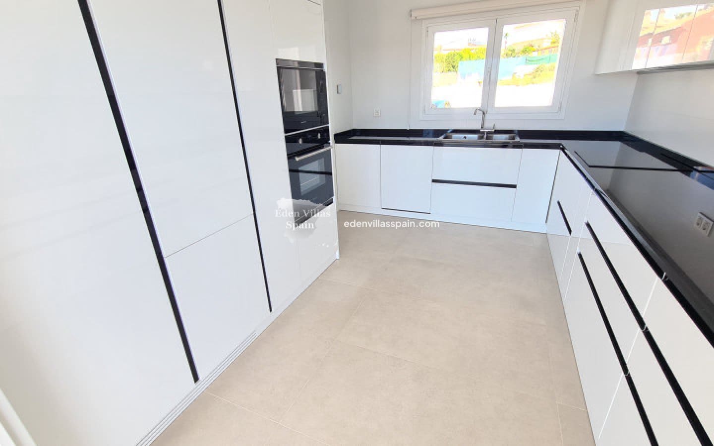 6 slaapkamer Villa te koop in Guardamar del Segura met zwembad - € 1.590.000 (Ref: 9175163)