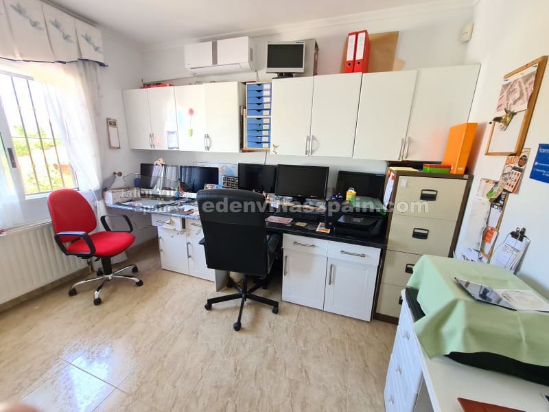 3 sypialnia Finka/Dom wiejski na sprzedaż w Miasto Alicante / Alacant z basenem - 375 000 € (Ref: 9191876)