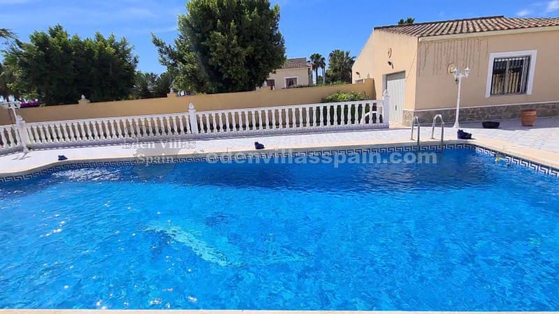 3 soverom Villa til salgs i Alicante by med svømmebasseng - € 375 000 (Ref: 9191877)