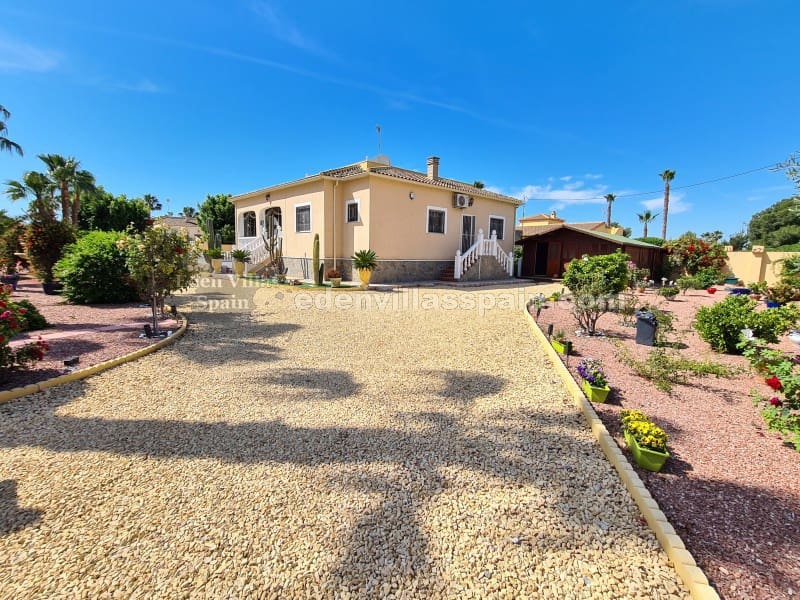 3 soverom Villa til salgs i Alicante by med svømmebasseng - € 375 000 (Ref: 9191877)