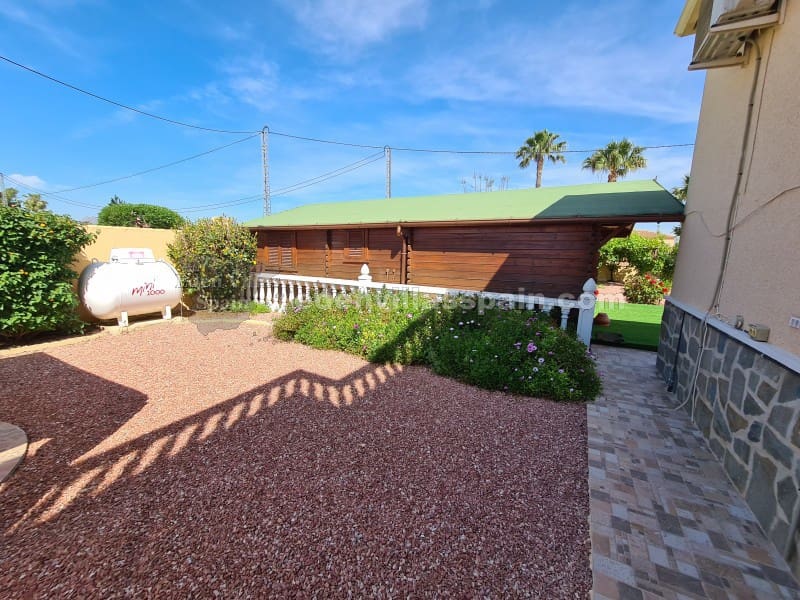 3 soverom Villa til salgs i Alicante by med svømmebasseng - € 375 000 (Ref: 9191879)