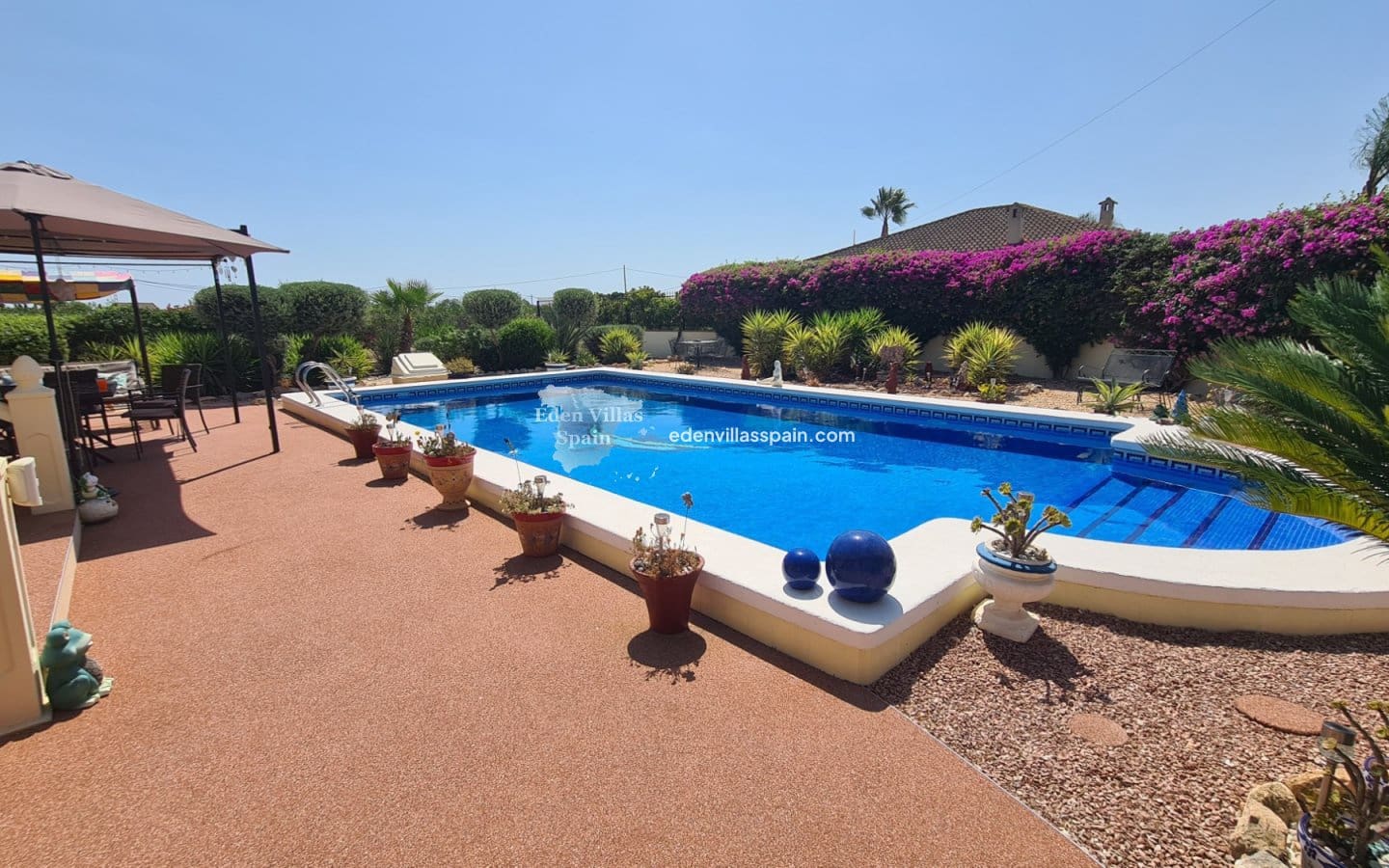 3 soveværelse Finca/Landehus til salg i Catral med swimmingpool - € 399.995 (Ref: 9203500)