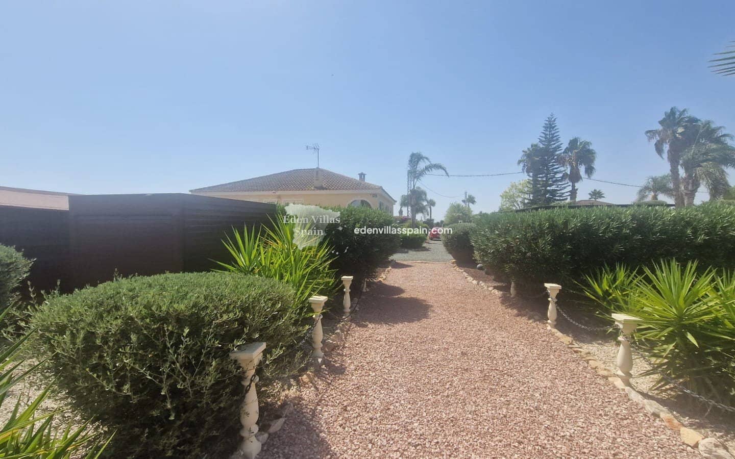 3 soveværelse Finca/Landehus til salg i Catral med swimmingpool - € 399.995 (Ref: 9203500)