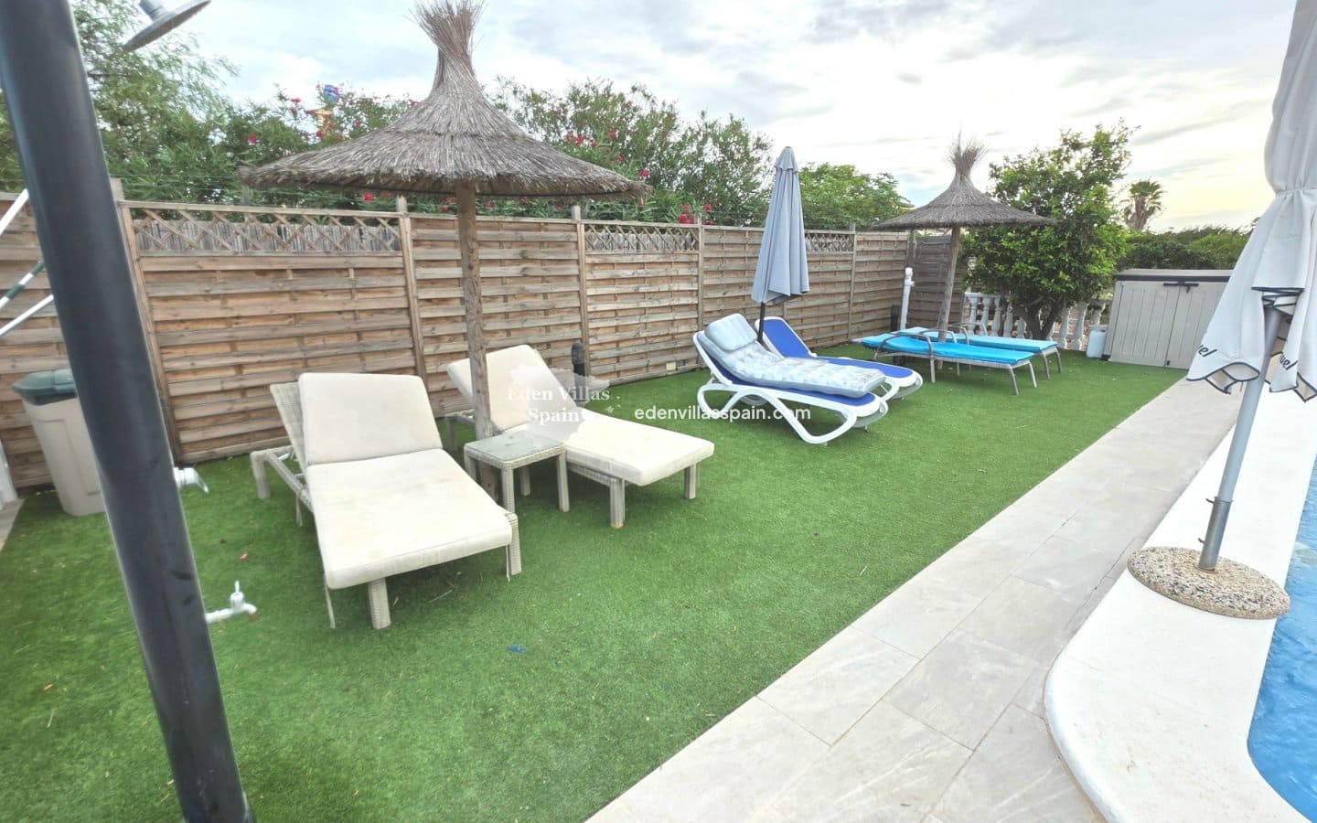 5 soveværelse Villa til salg i La Marina med swimmingpool garage - € 520.000 (Ref: 9207790)