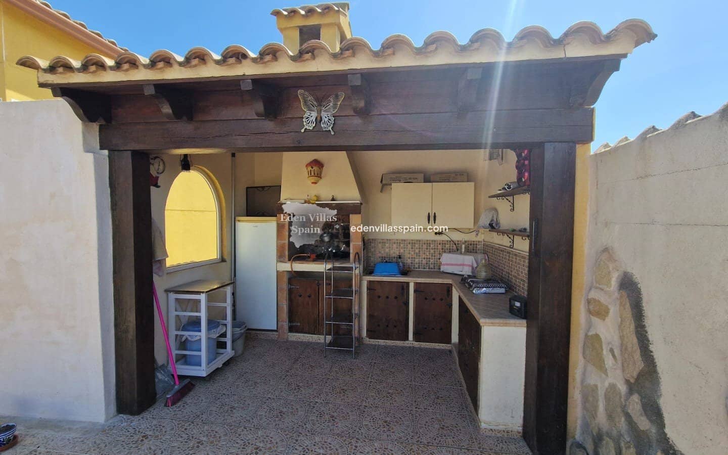 3 soveværelse Finca/Landehus til salg i Alicante by med swimmingpool - € 299.500 (Ref: 9211623)