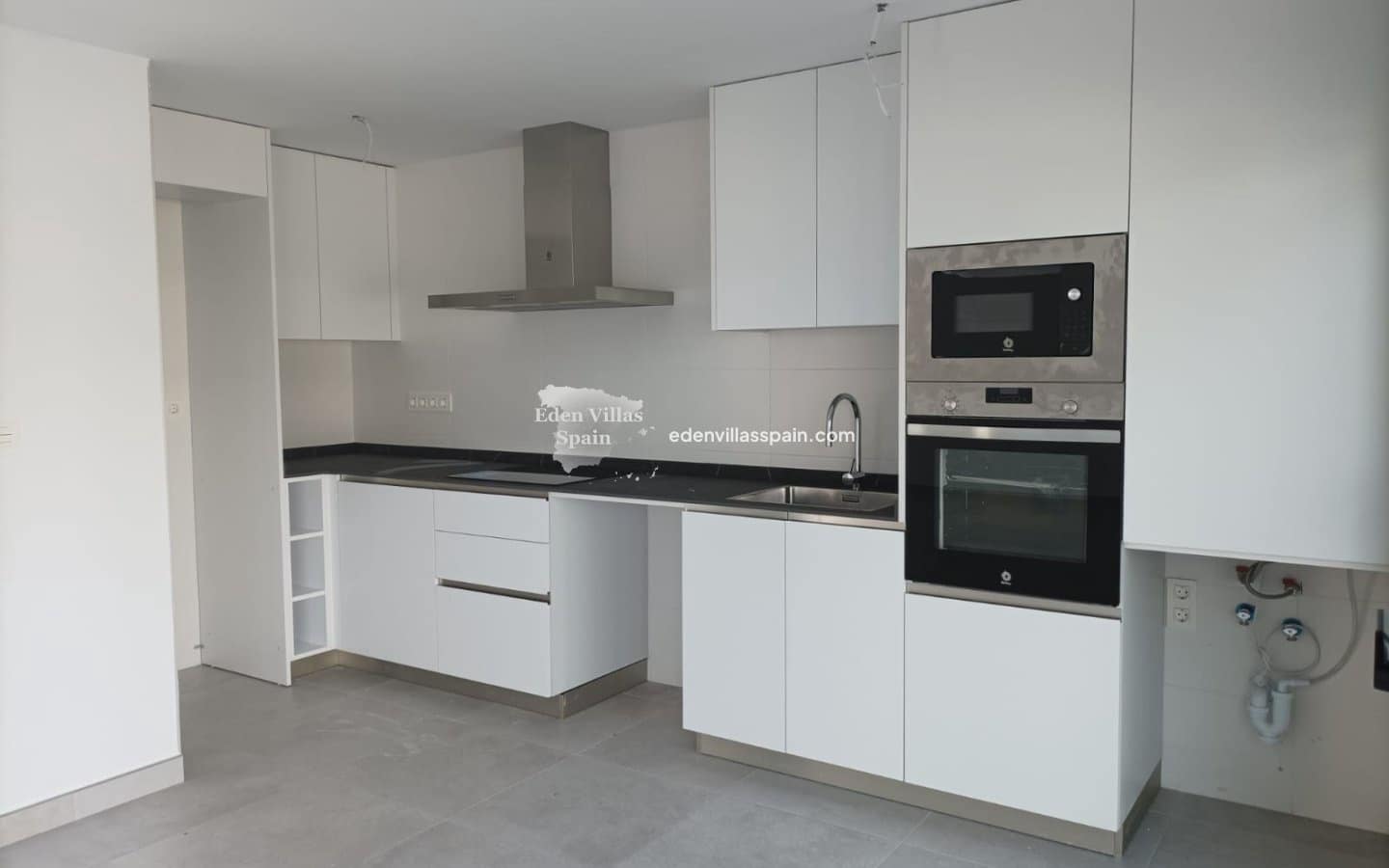 3 soveværelse Semi-Rækkehus til salg i Alicante by med swimmingpool - € 395.000 (Ref: 9219366)