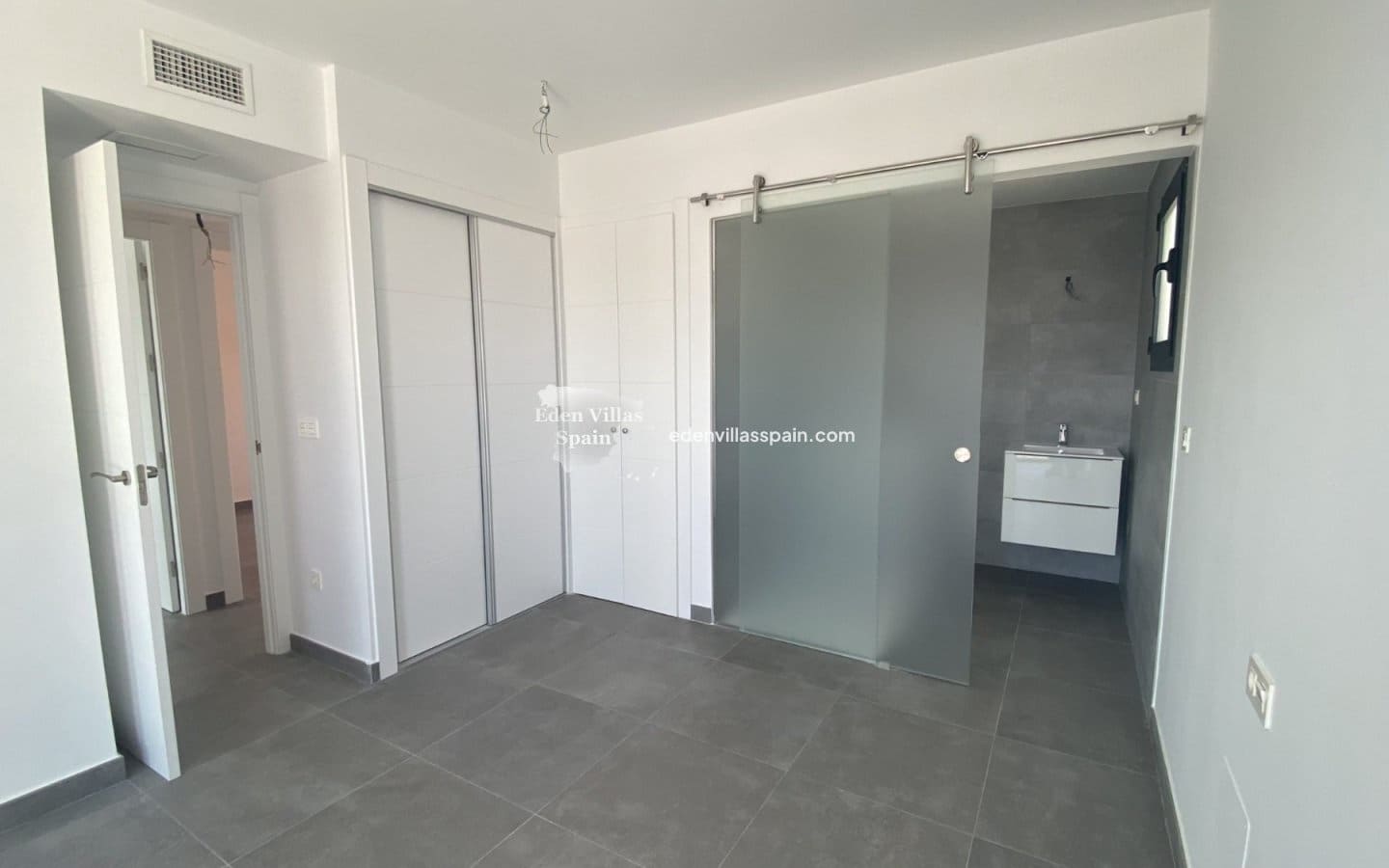 3 soveværelse Semi-Rækkehus til salg i Alicante by med swimmingpool - € 395.000 (Ref: 9219366)