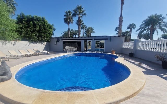 4 soveværelse Finca/Landehus til salg i Alicante by med swimmingpool - € 565.000 (Ref: 9253896)