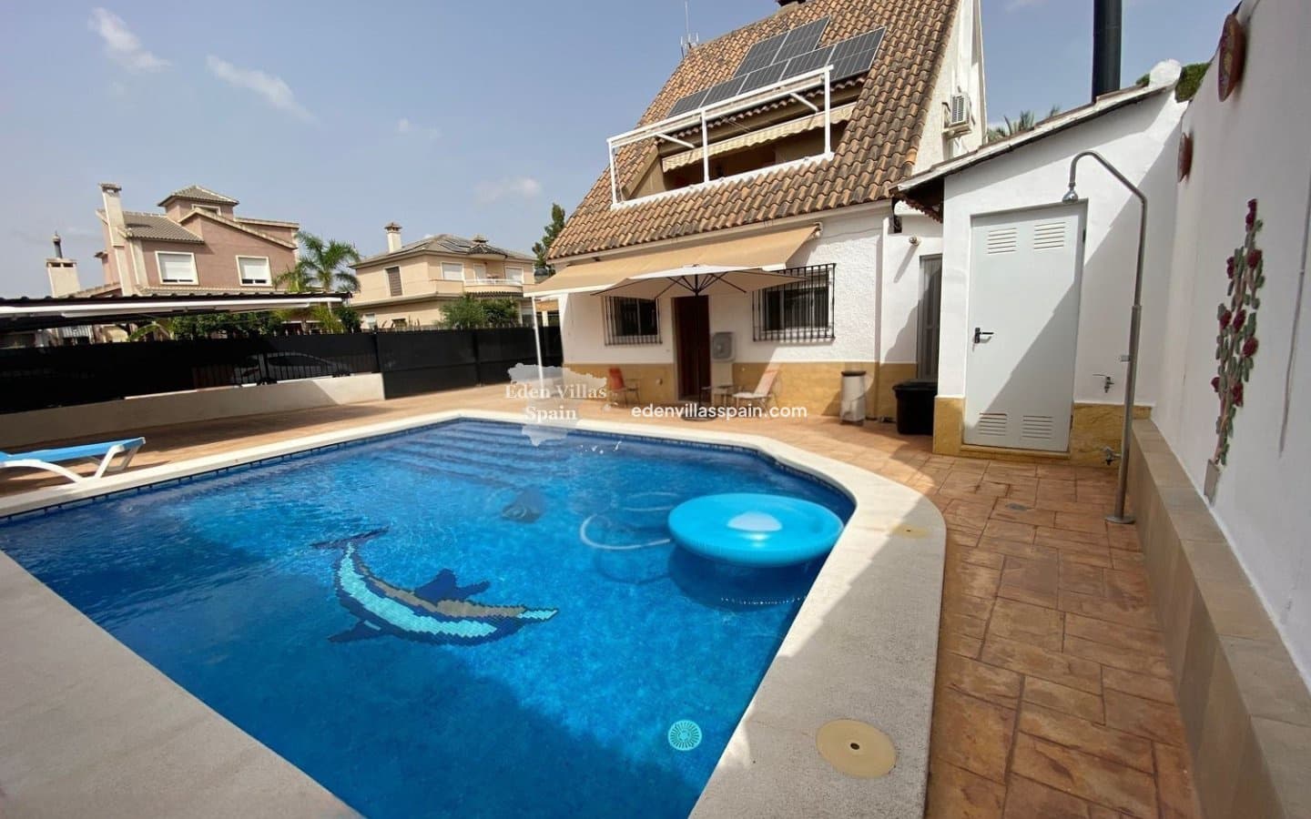 4 bedroom Villa for sale in Alicante / Alacant city with pool - € 430,000 (Ref: 9315193)