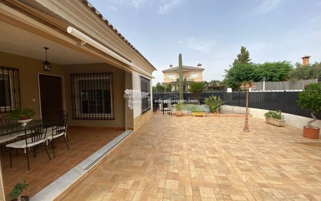 4 slaapkamer Villa te koop in Alicante stad met zwembad - € 430.000 (Ref: 9315193)