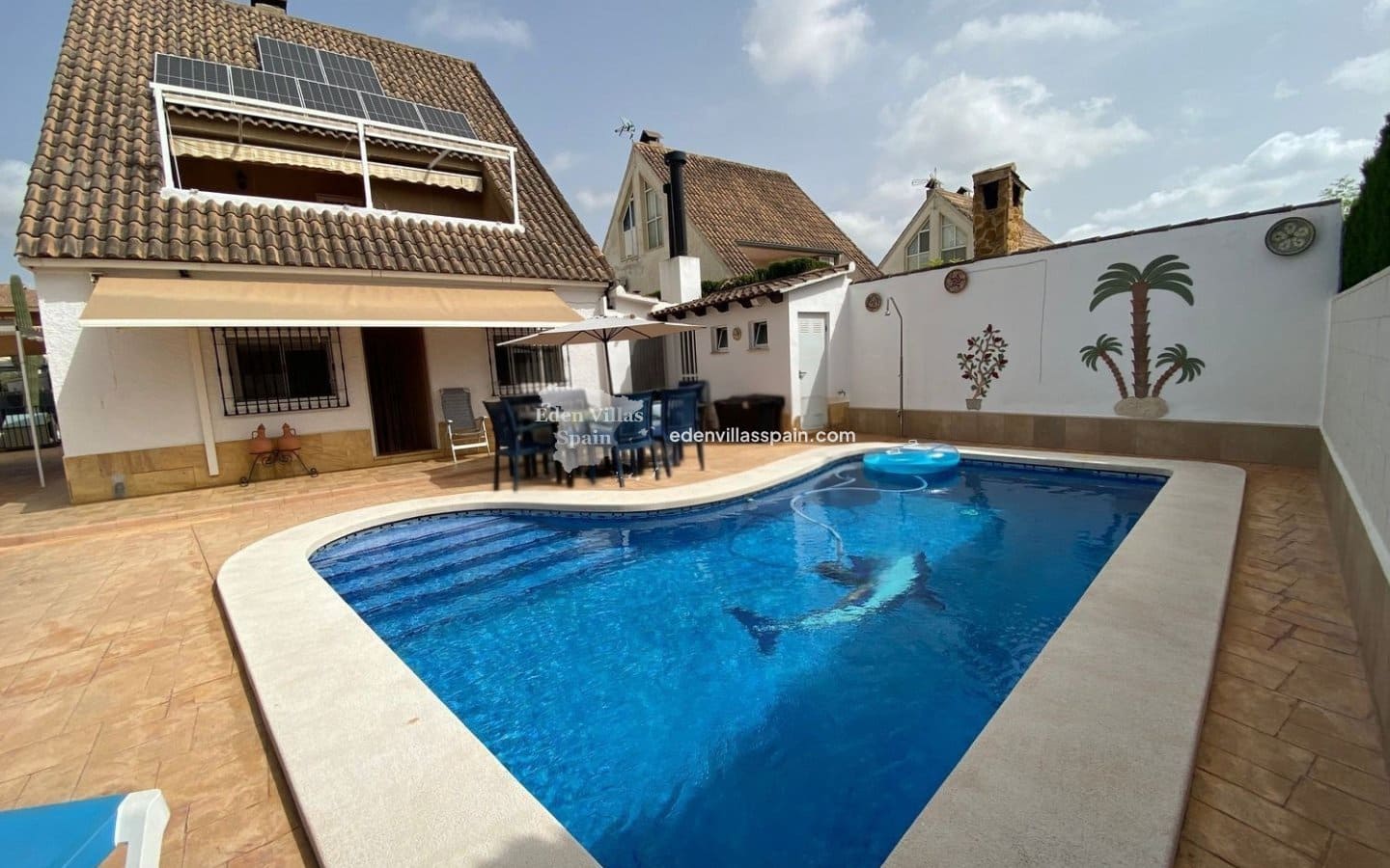 4 bedroom Villa for sale in Alicante / Alacant city with pool - € 430,000 (Ref: 9315193)