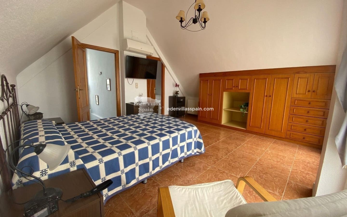 4 bedroom Villa for sale in Alicante / Alacant city with pool - € 430,000 (Ref: 9315193)